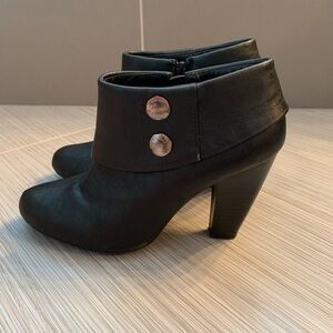 Bass Lourdes booties 4inch Heel